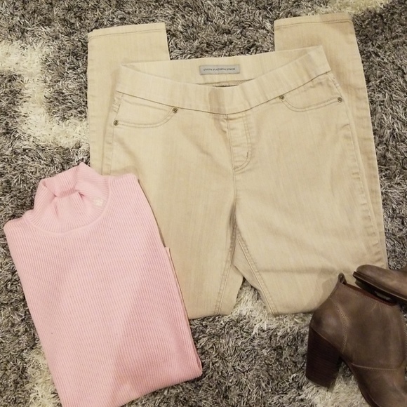 Chico's platinum denim slim fit - Picture 2 of 8